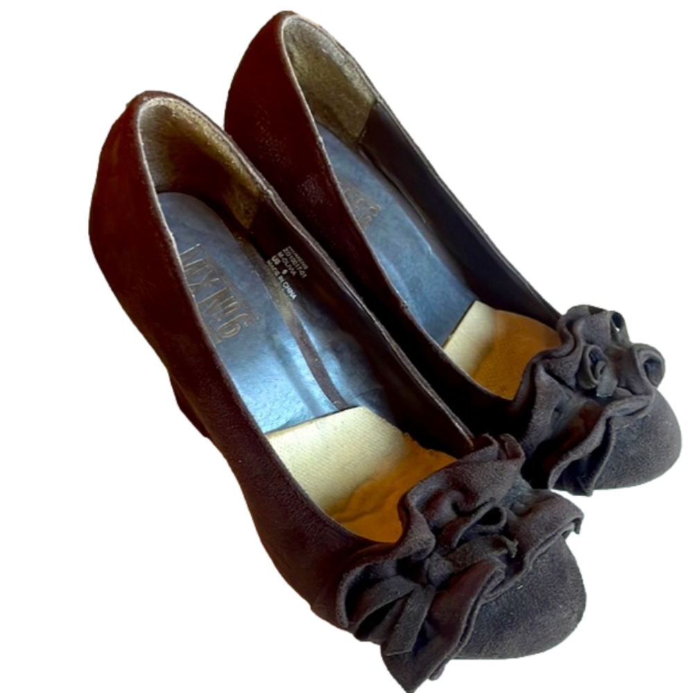 🌿Mix No6 brown suede wedges with ruffle accent- size 6🌿